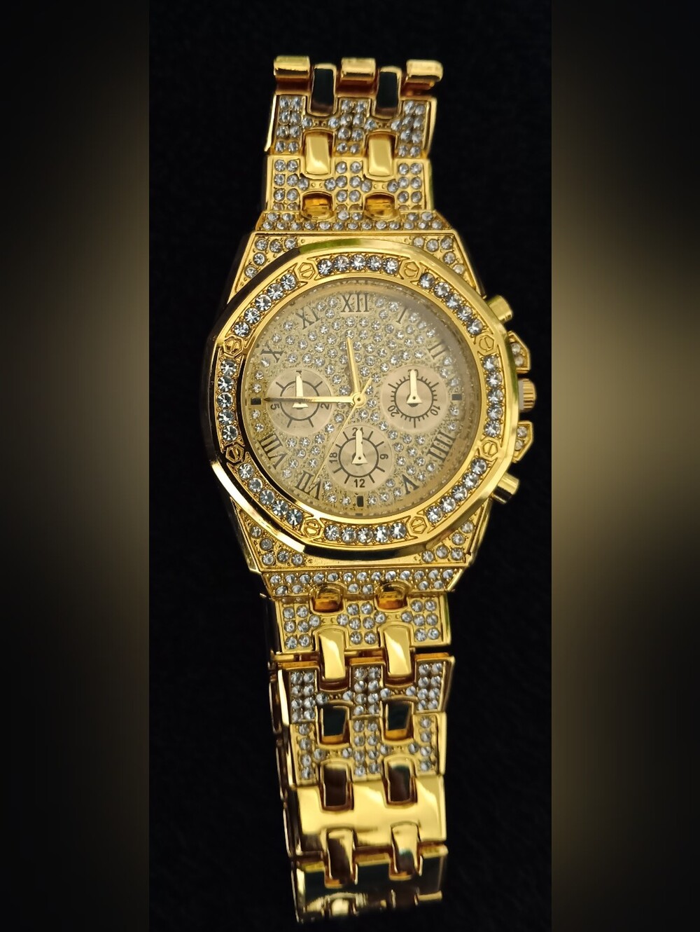 Gold Crystal Pavé Women’s Bracelet Watch - Gold Plated